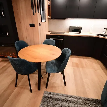 Appartement 4 Pokoje, Oddzielne Biuro Do Pracy, Kominek, Klimatyzacja, Idealne Dla Rodzin Z Dziecmi, Przy Parku Na Wyspie
