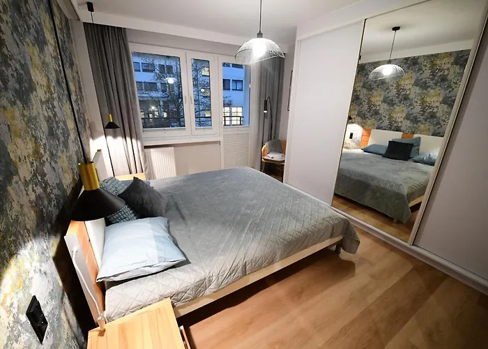 Dom Rodzinny Przy Parku: 4-pokojowy Z Biurem I Kominkiem Apartment Pila (Pila)