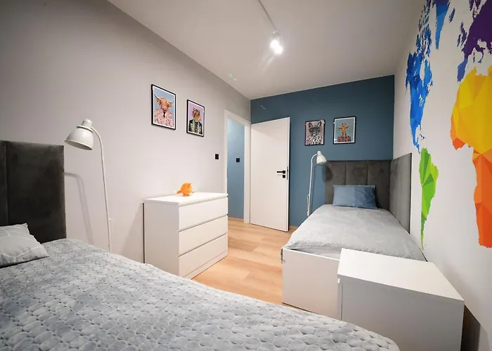 Apartment Dom Rodzinny Przy Parku: 4-pokojowy Z Biurem I Kominkiem