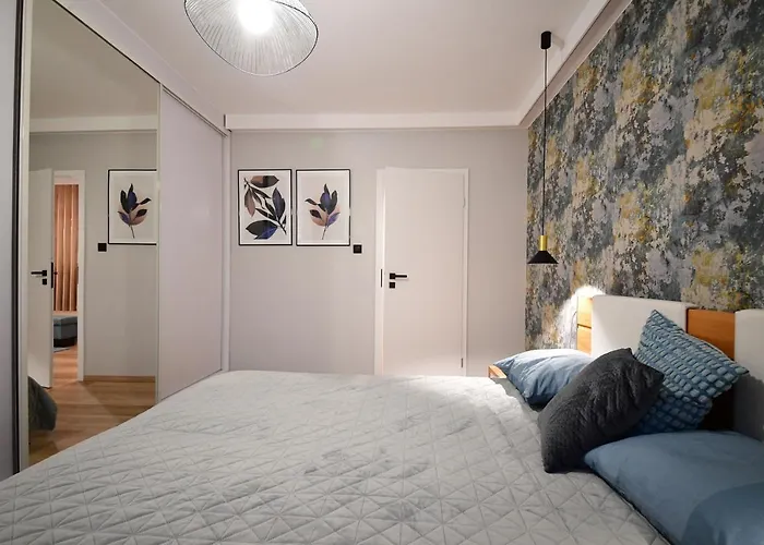 Apartment Dom Rodzinny Przy Parku: 4-pokojowy Z Biurem I Kominkiem *