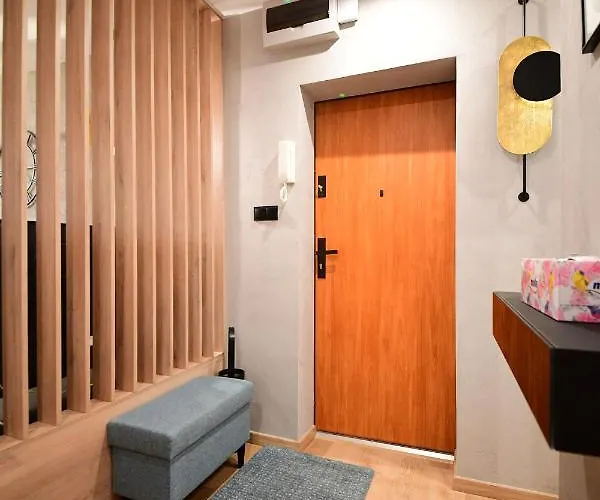 Dom Rodzinny Przy Parku: 4-pokojowy Z Biurem I Kominkiem Pila (Pila)