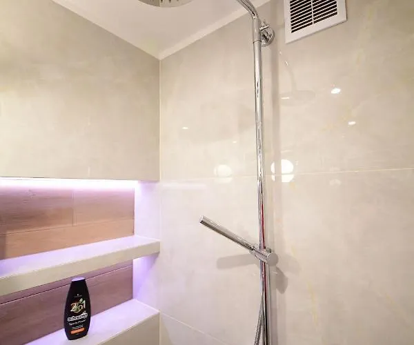 4 Pokoje, Oddzielne Biuro Do Pracy, Kominek, Klimatyzacja, Idealne Dla Rodzin Z Dziecmi, Przy Parku Na Wyspie Апартаменты Пила