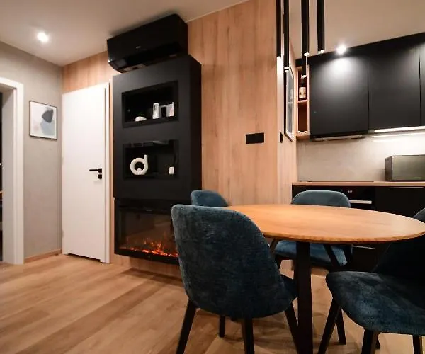 Dom Rodzinny Przy Parku: 4-pokojowy Z Biurem I Kominkiem * Pila (Pila)