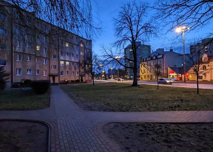 Dom Rodzinny Przy Parku: 4-pokojowy Z Biurem I Kominkiem *